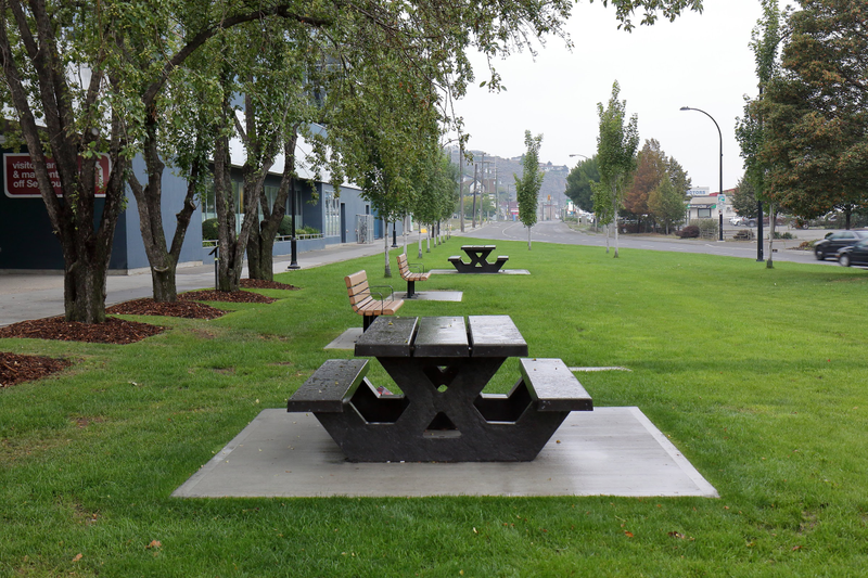 Illustration for article titled Pics from the Curbside: 2018-08-26 Around Downtown Kamloops